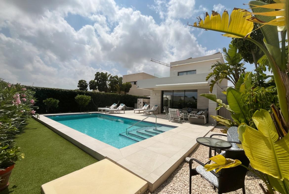 Detached villa with 4 bedrooms and 3 bathrooms in Los Montesinos | Ref: VA5446