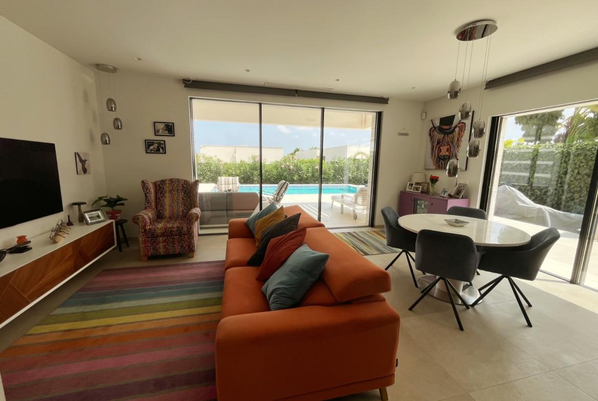 Detached villa with 4 bedrooms and 3 bathrooms in Los Montesinos | Ref: VA5446