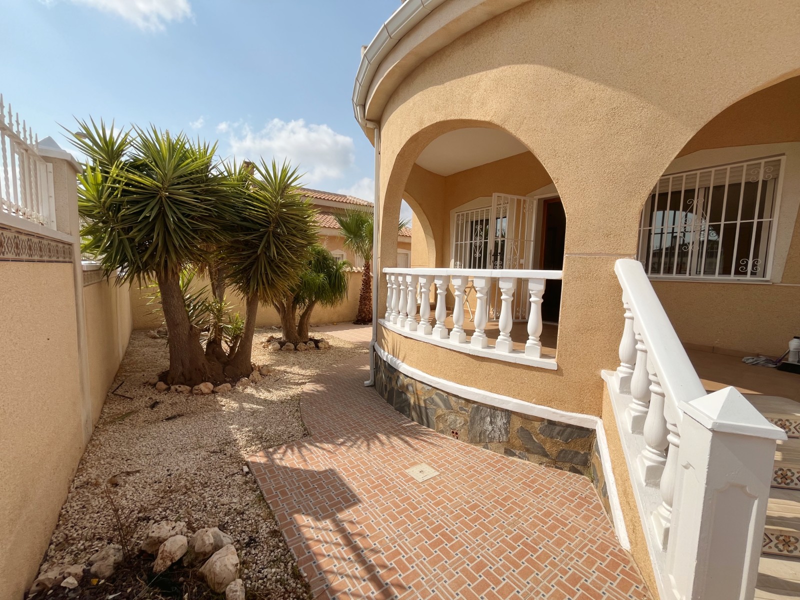 Detached villa with 2 bedrooms and 2 bathrooms in Ciudad Quesada | Ref: VA5447