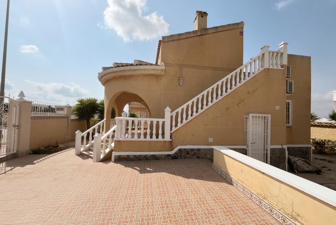 Detached villa with 2 bedrooms and 2 bathrooms in Ciudad Quesada | Ref: VA5447