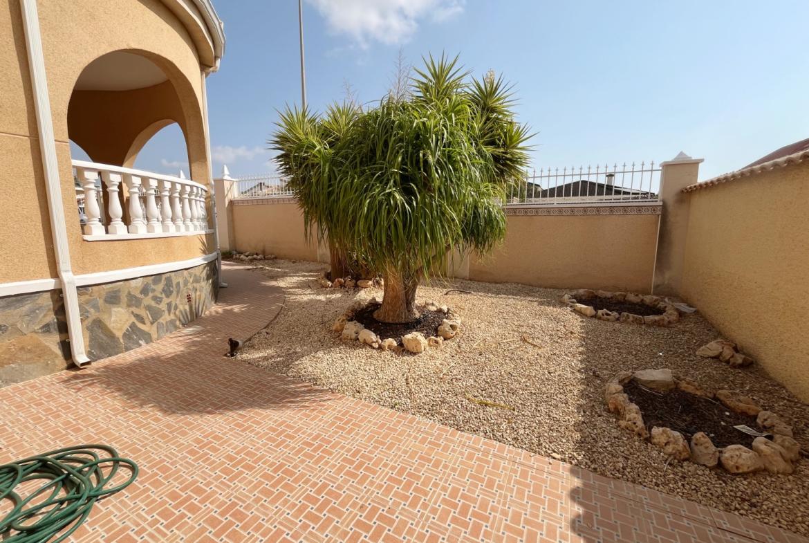 Detached villa with 2 bedrooms and 2 bathrooms in Ciudad Quesada | Ref: VA5447