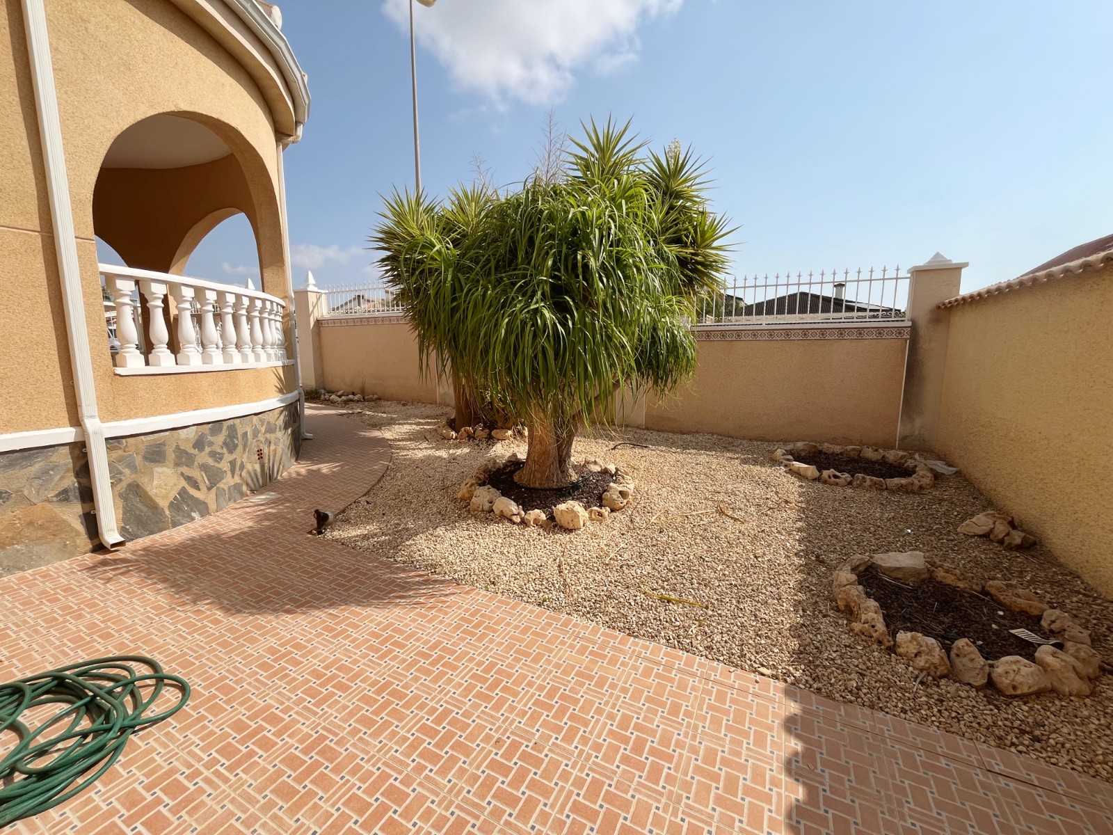 Detached villa with 2 bedrooms and 2 bathrooms in Ciudad Quesada | Ref: VA5447