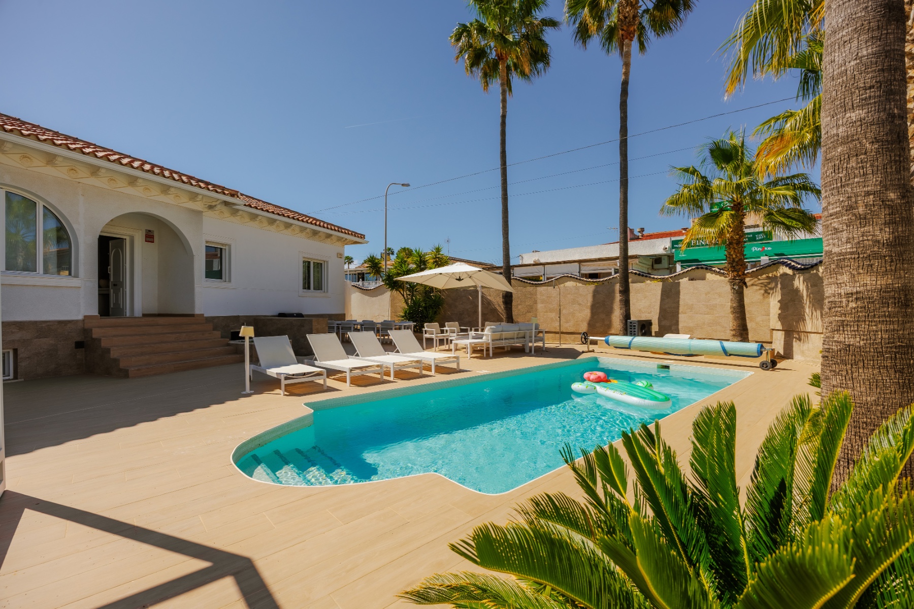 Villa with 5 bedrooms and 2 bathrooms in Ciudad Quesada – Rojales | Ref: MM-003588