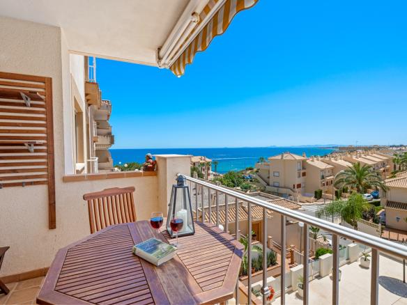 Apartment with 3 bedrooms and 2 bathrooms in Cabo Roig | Ref: K-003591