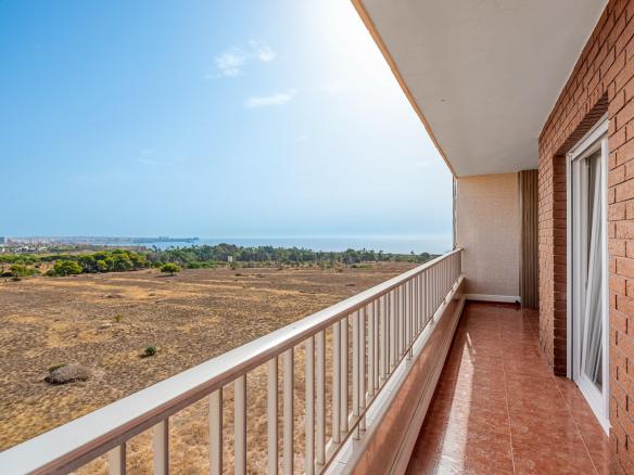 Apartment with 2 bedrooms and 2 bathrooms in Torrevieja | Ref: 2330/6689