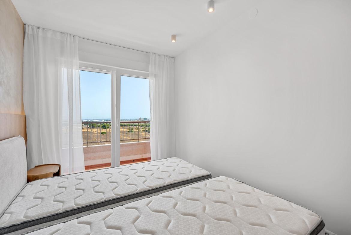 Apartment with 2 bedrooms and 2 bathrooms in Torrevieja | Ref: 2330/6689