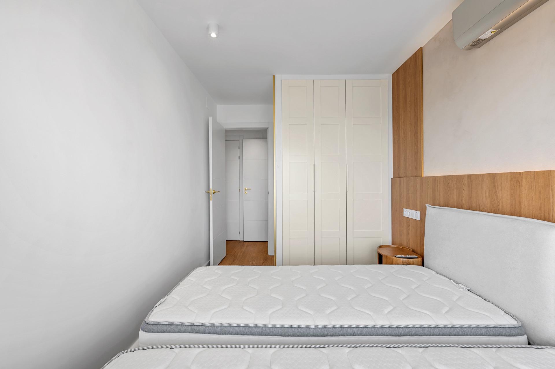Apartment with 2 bedrooms and 2 bathrooms in Torrevieja | Ref: 2330/6689