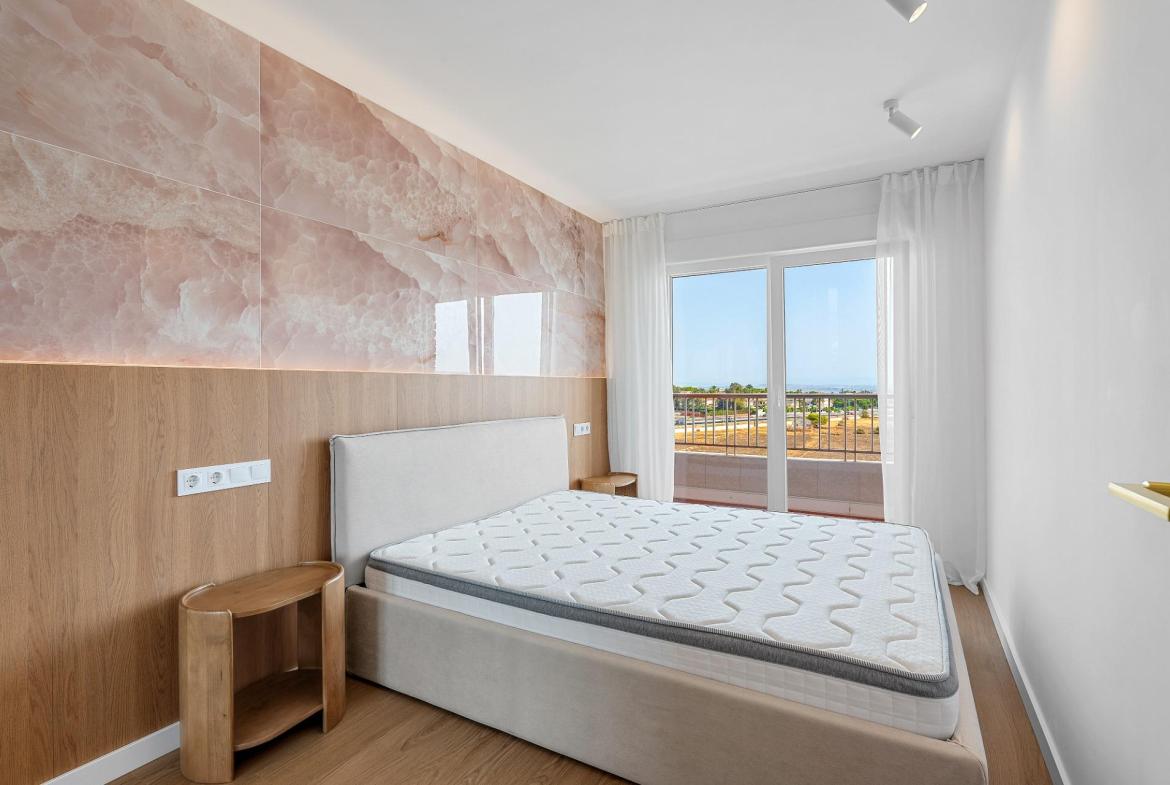 Apartment with 2 bedrooms and 2 bathrooms in Torrevieja | Ref: 2330/6689