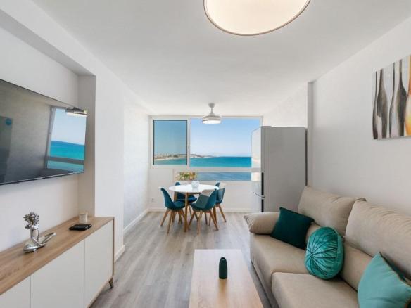 Apartment with 1 bedroom and 1 bathroom in Torrevieja | Ref: URE1063/6689