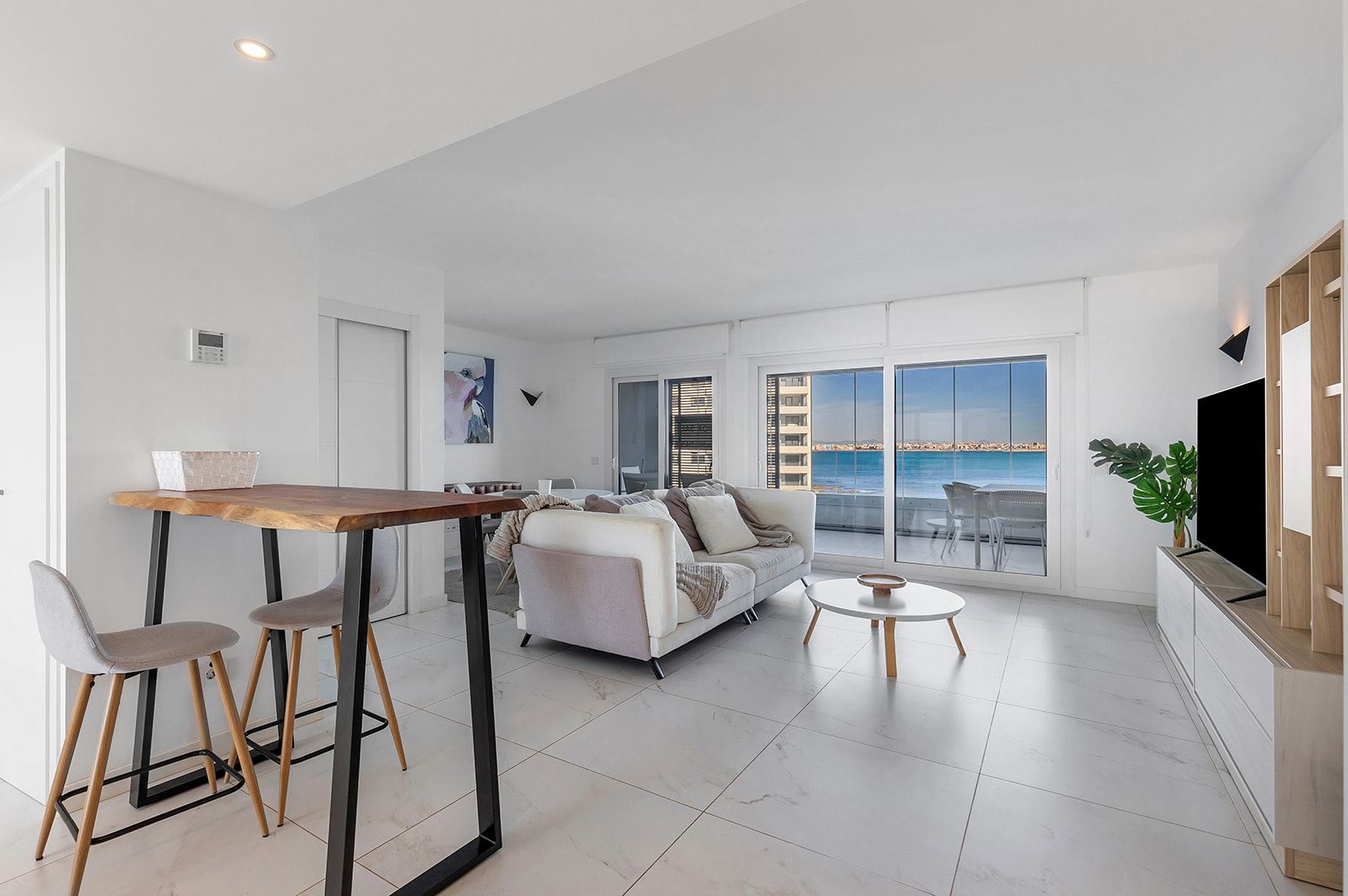 Apartment with 2 bedrooms and 2 bathrooms in Torrevieja | Ref: 4208