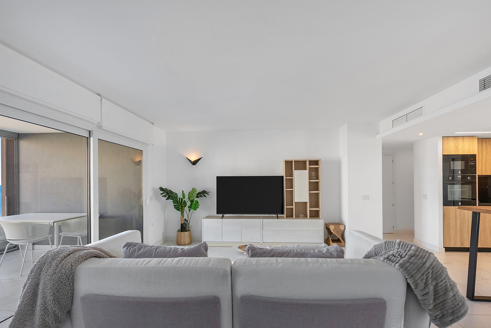 Apartment with 2 bedrooms and 2 bathrooms in Torrevieja | Ref: 4208