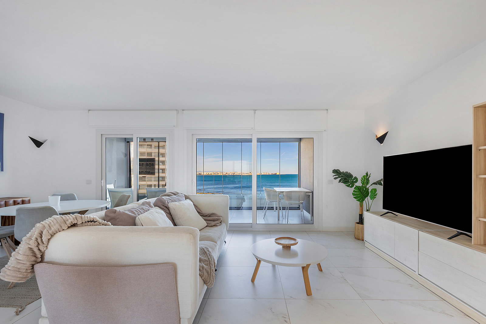 Apartment with 2 bedrooms and 2 bathrooms in Torrevieja | Ref: 4208