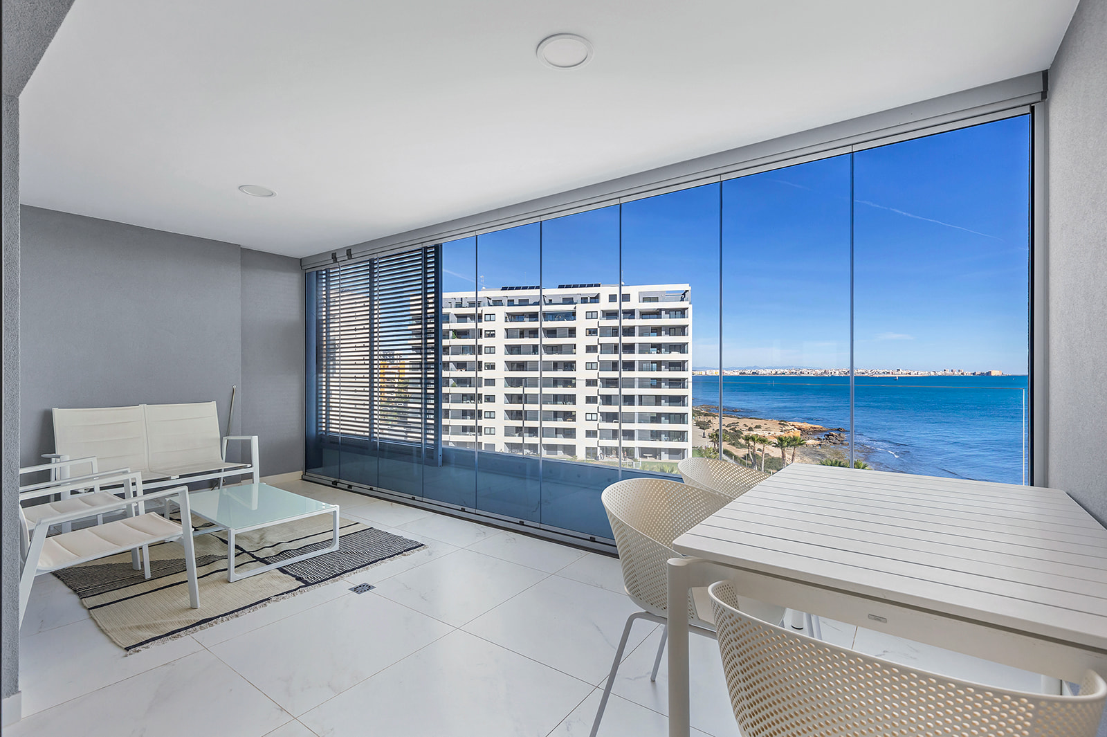Apartment with 2 bedrooms and 2 bathrooms in Torrevieja | Ref: 4208