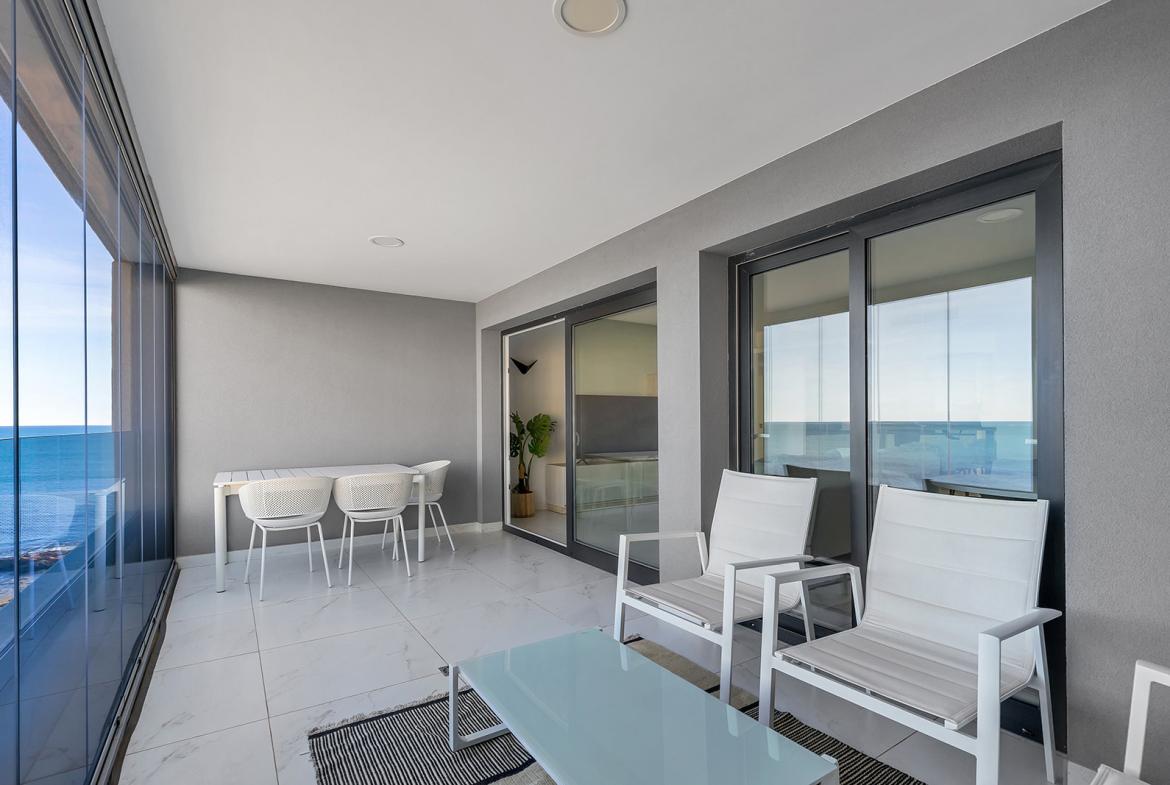 Apartment with 2 bedrooms and 2 bathrooms in Torrevieja | Ref: 4208