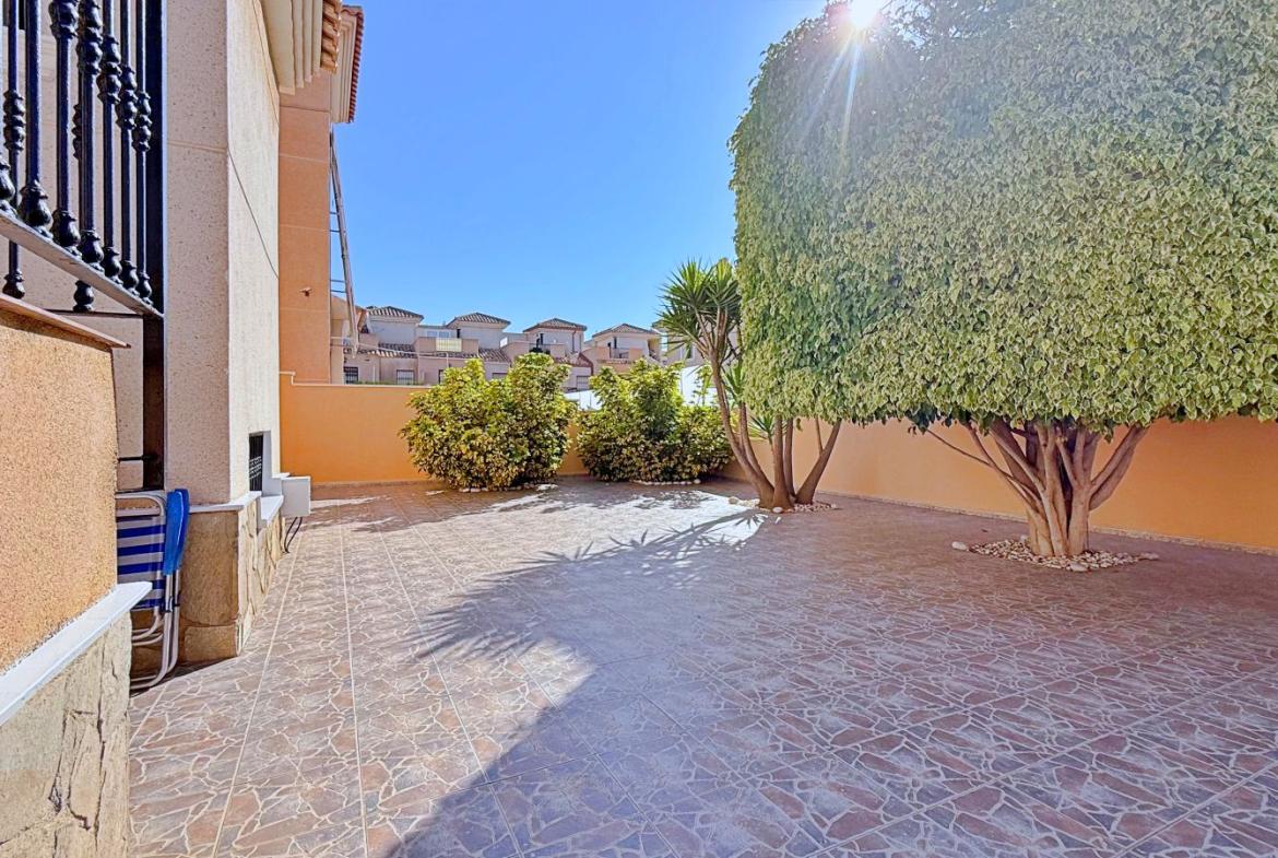 Villa with 4 bedrooms and 2 bathrooms in Orihuela | Ref: 4219