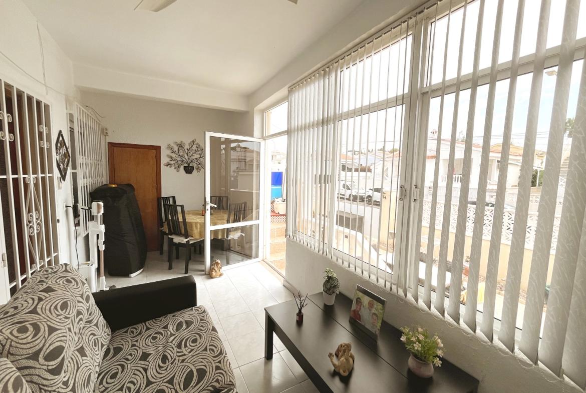 Bungalow with 2 bedrooms and 2 bathrooms in Ciudad Quesada | Ref: VA5456