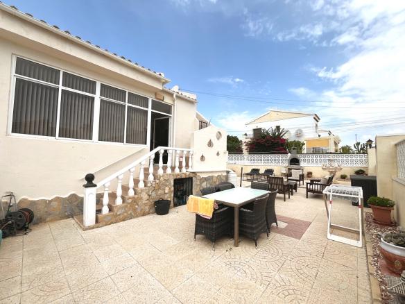 Bungalow with 2 bedrooms and 2 bathrooms in Ciudad Quesada | Ref: VA5456