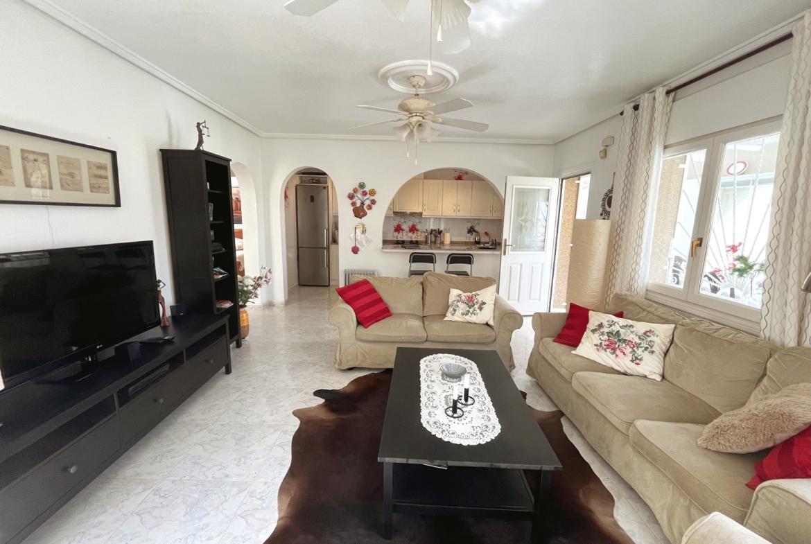 Villa with 4 bedrooms and 2 bathrooms in Ciudad Quesada | Ref: VA5451