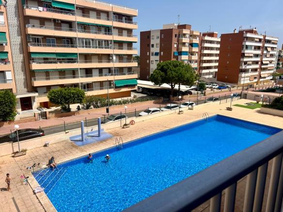 Apartment with 2 bedrooms and 1 bathroom in Torrevieja | Ref: URE2332-D/6689