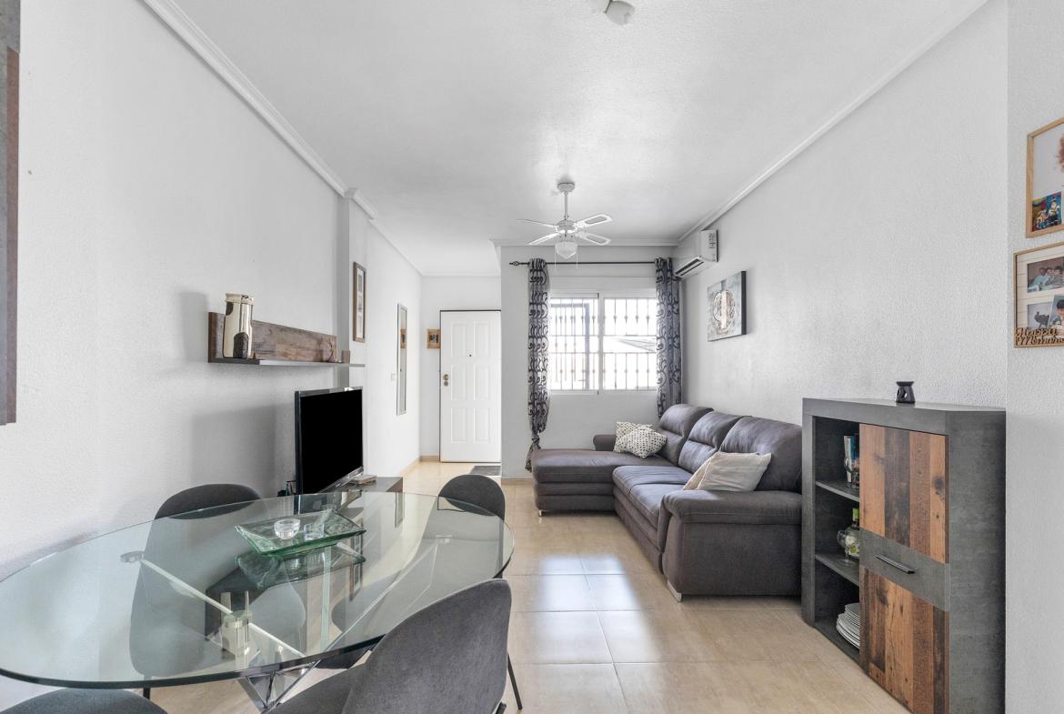 Apartment with 2 bedrooms and 2 bathrooms in Orihuela Costa | Ref: 4224RV