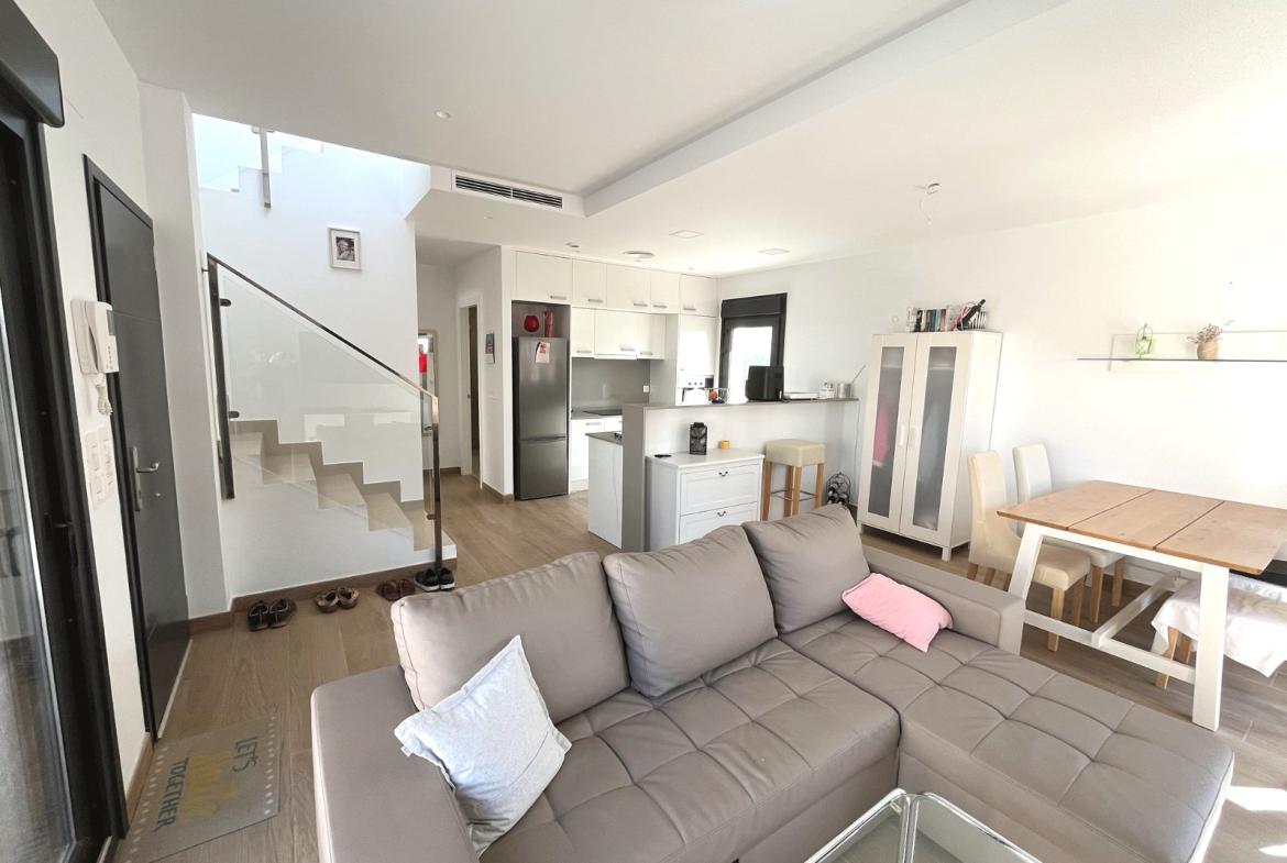 Semi-detached with 3 bedrooms and 2 bathrooms in Ciudad Quesada | Ref: VA5402