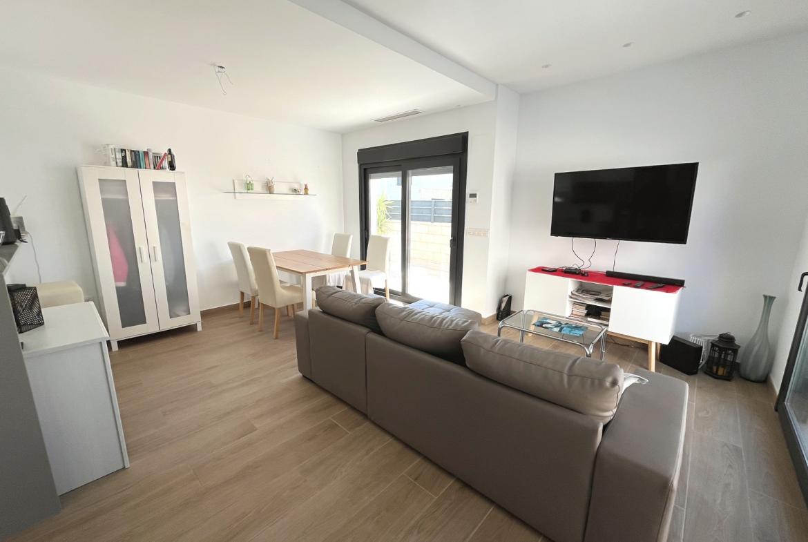 Semi-detached with 3 bedrooms and 2 bathrooms in Ciudad Quesada | Ref: VA5402