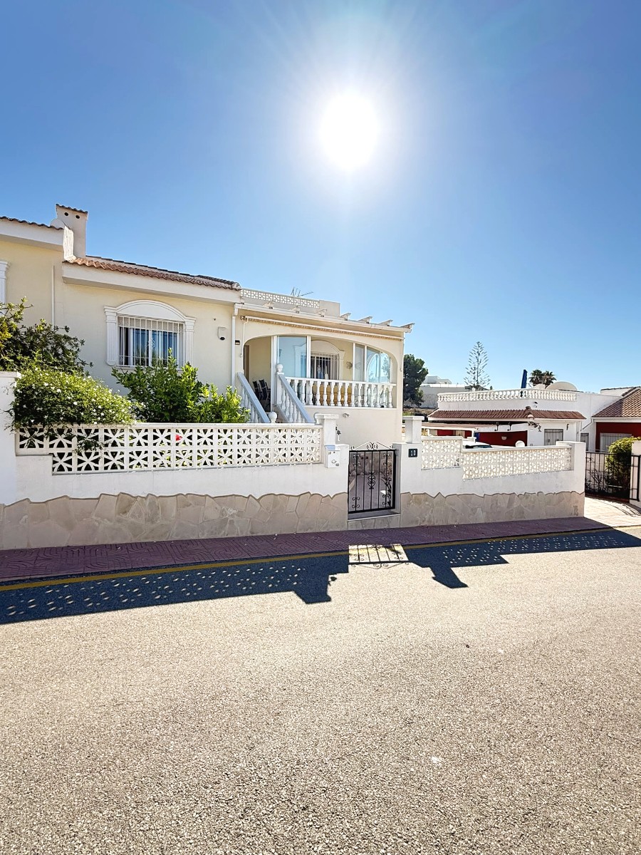 o_1k2fmpqsbbquiq9nrp17st1pkf2p.jpg Bungalow with 2 bedrooms and 2 bathrooms in Ciudad Quesada | Ref: VA 5464