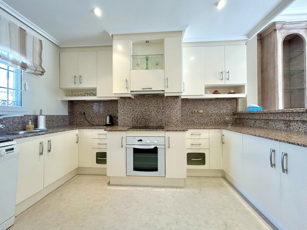 Penthouse with 3 bedrooms and 2 bathrooms in Orihuela Costa | Ref: URE3209-D/6689