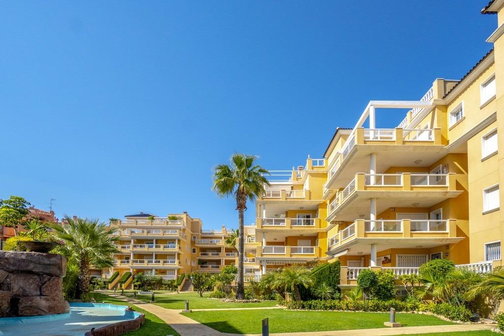 Penthouse with 3 bedrooms and 2 bathrooms in Orihuela Costa | Ref: URE3209-D/6689