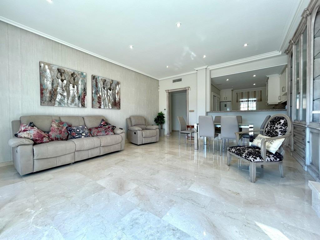 Penthouse with 3 bedrooms and 2 bathrooms in Orihuela Costa | Ref: URE3209-D/6689