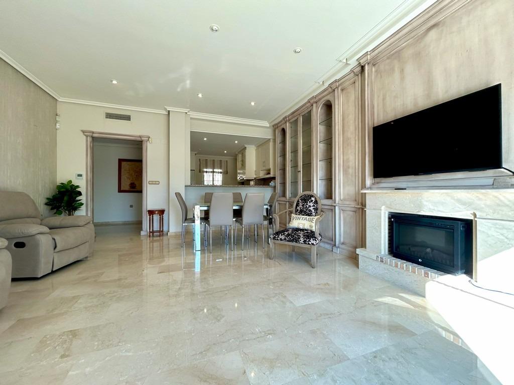 Penthouse with 3 bedrooms and 2 bathrooms in Orihuela Costa | Ref: URE3209-D/6689