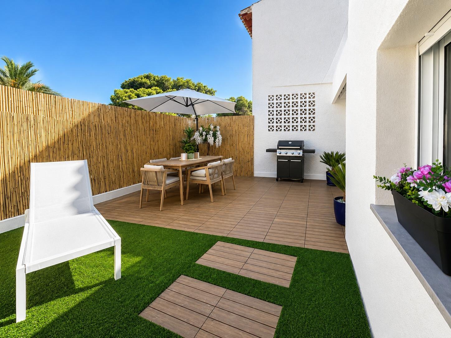 Semi with 4 bedrooms and 2 bathrooms in Orihuela Costa | Ref: URE4039/6689