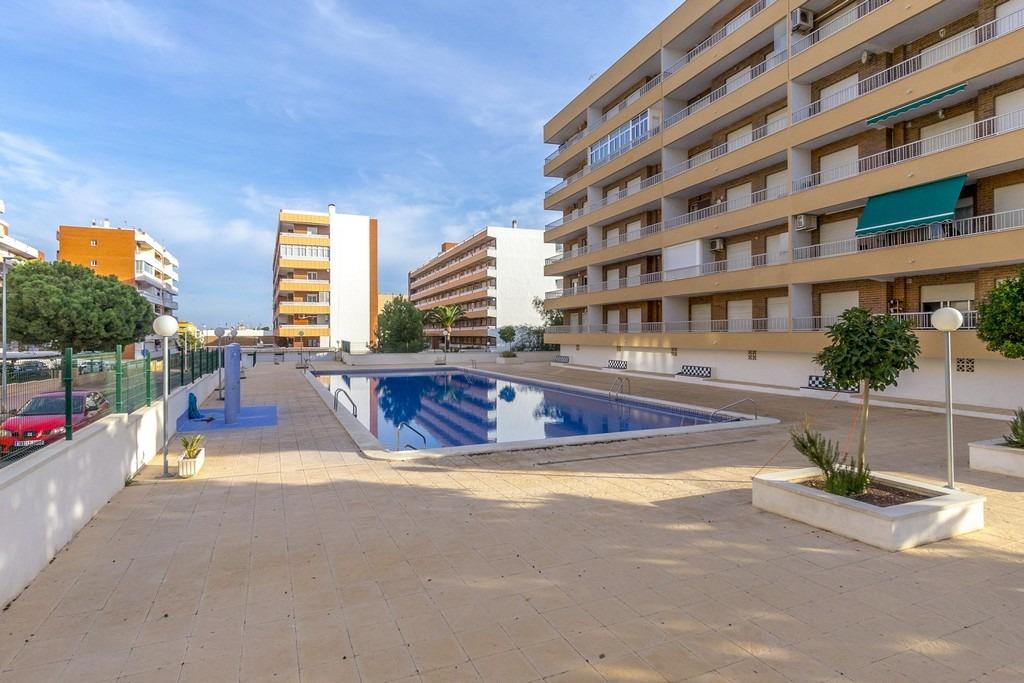 Apartment with 2 bedrooms and 1 bathroom in Torrevieja | Ref: URE2332/6689