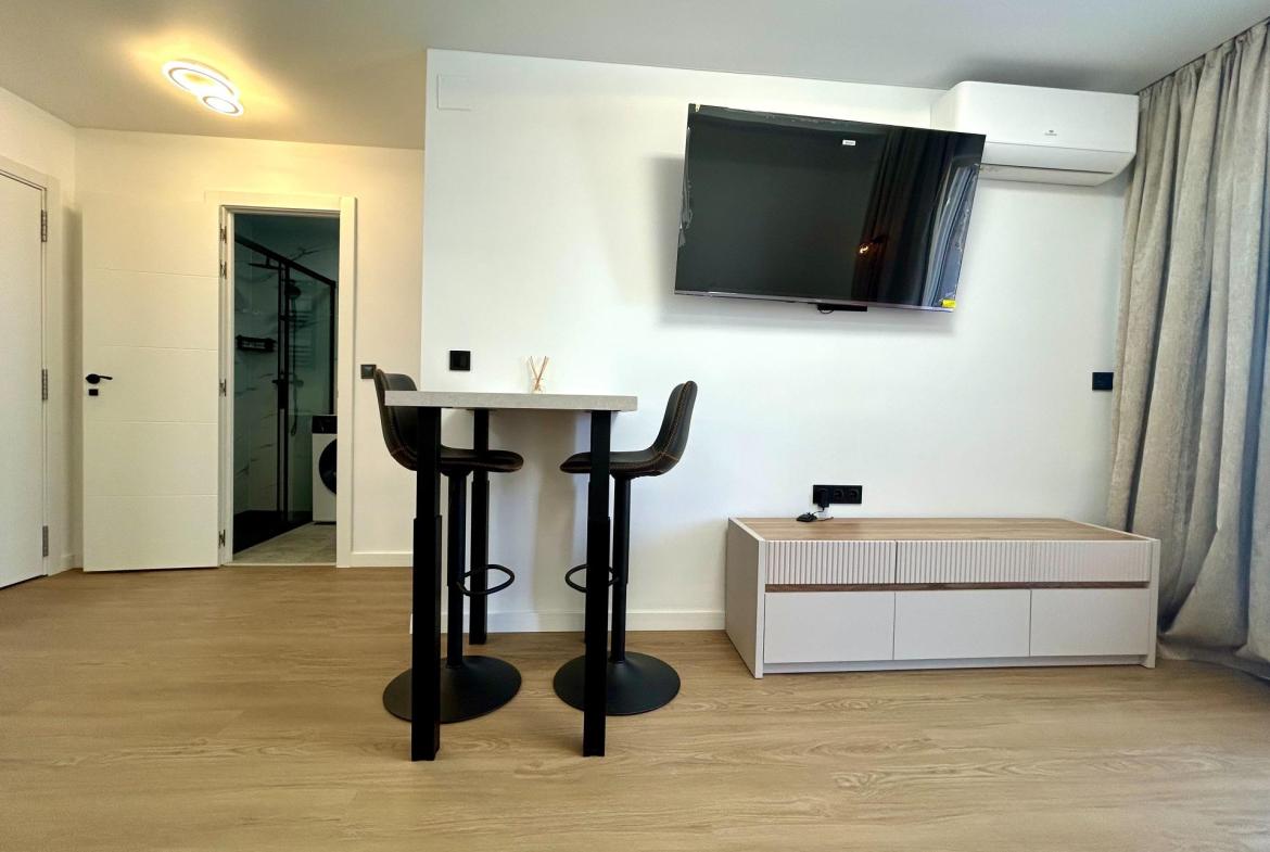 Apartment with 2 bedrooms and 1 bathroom in Torrevieja | Ref: URE2332/6689