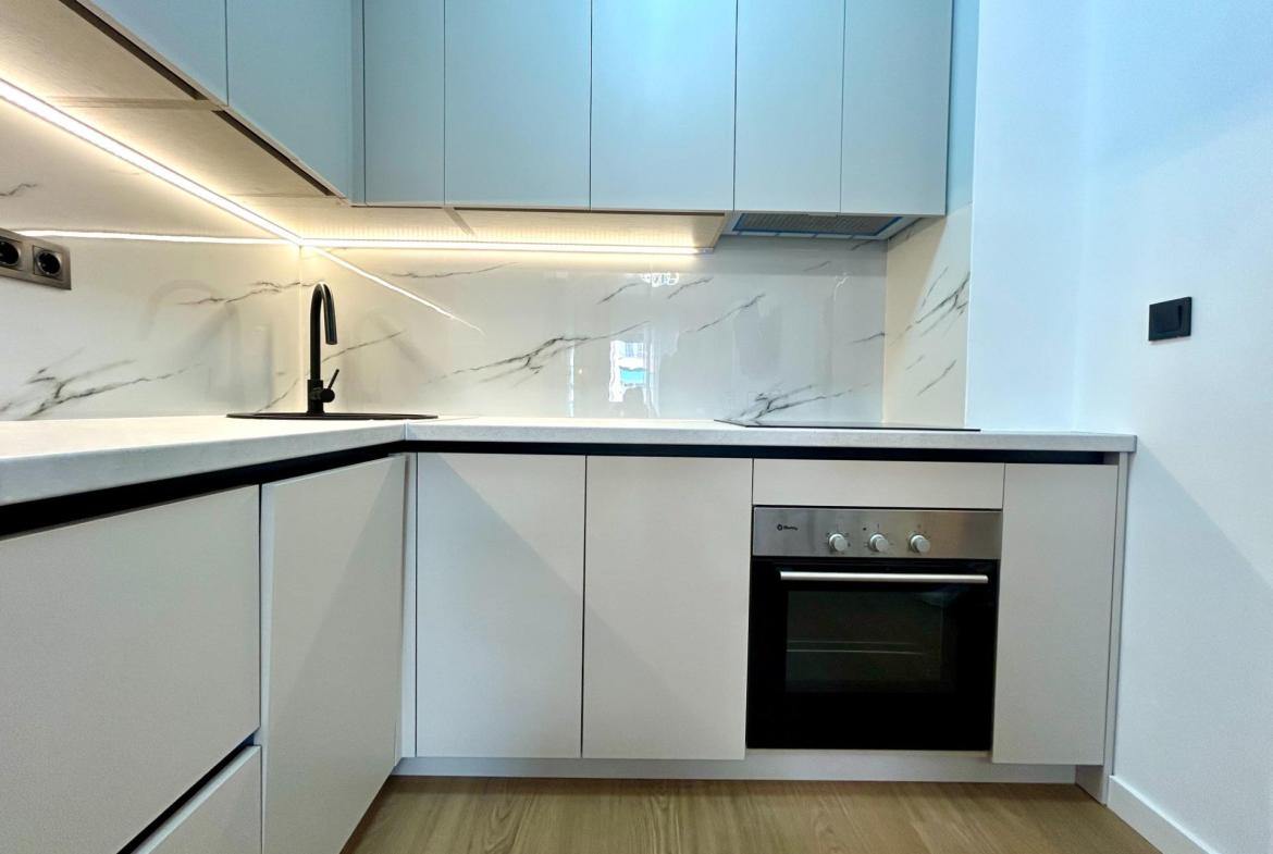 Apartment with 2 bedrooms and 1 bathroom in Torrevieja | Ref: URE2332/6689