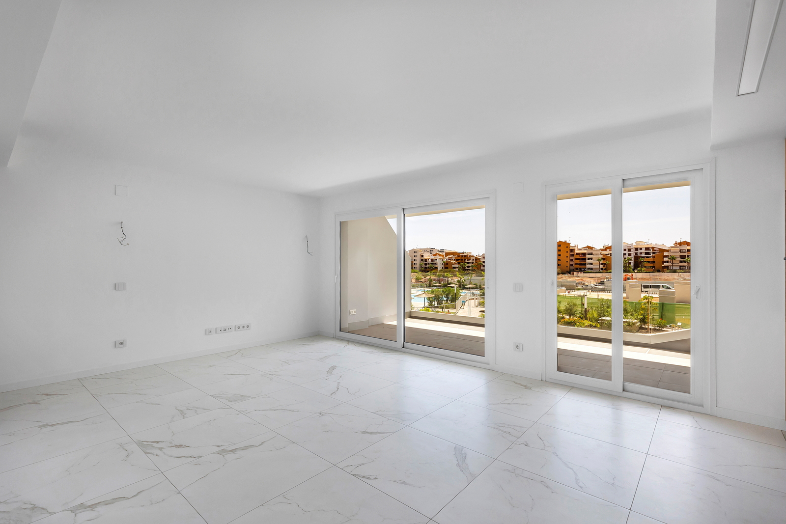 Apartment with 2 bedrooms and 2 bathrooms in Torrevieja | Ref: 4226
