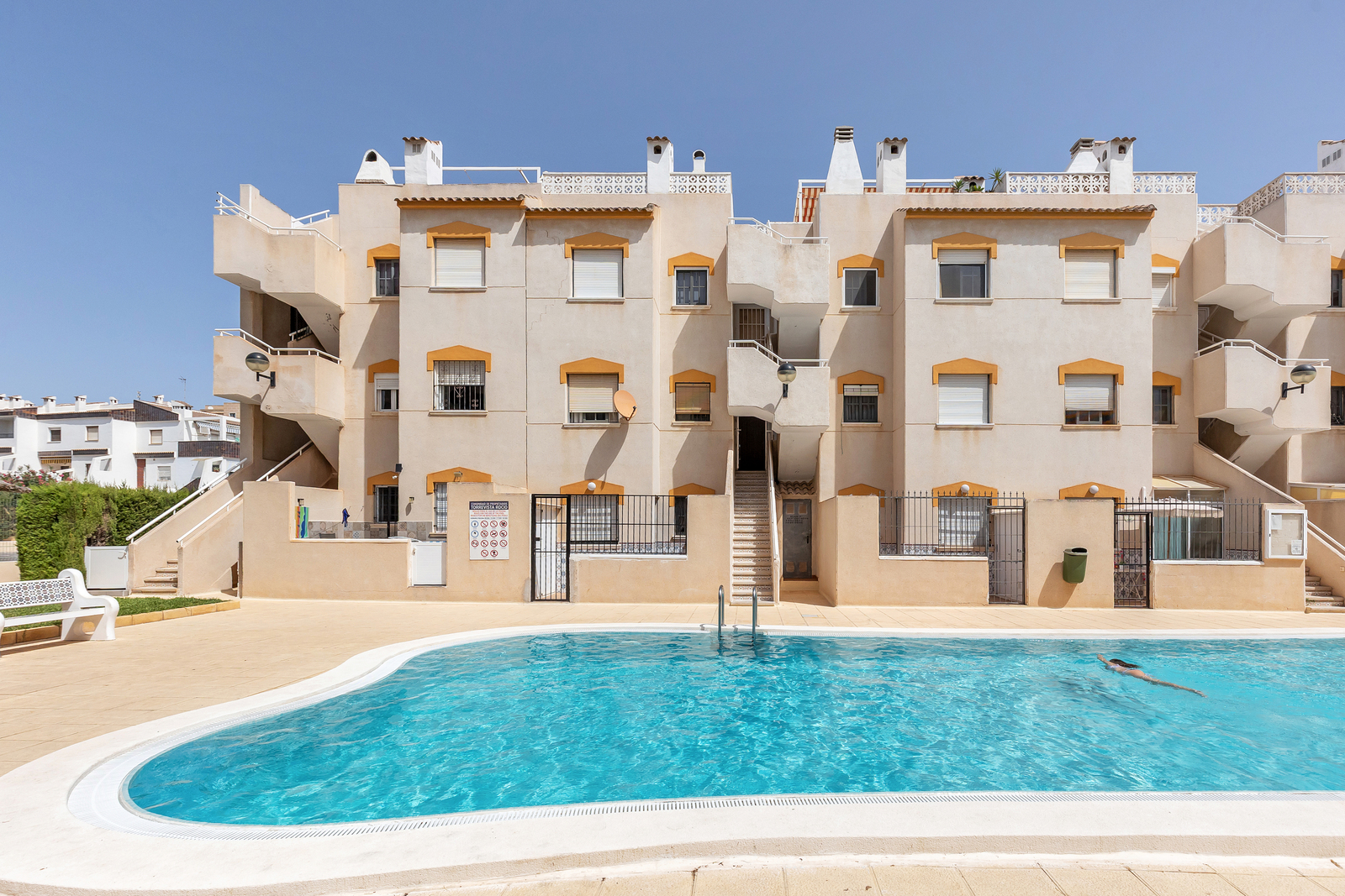 Apartment with 2 bedrooms and 1 bathroom in Torrevieja | Ref: 4228RV