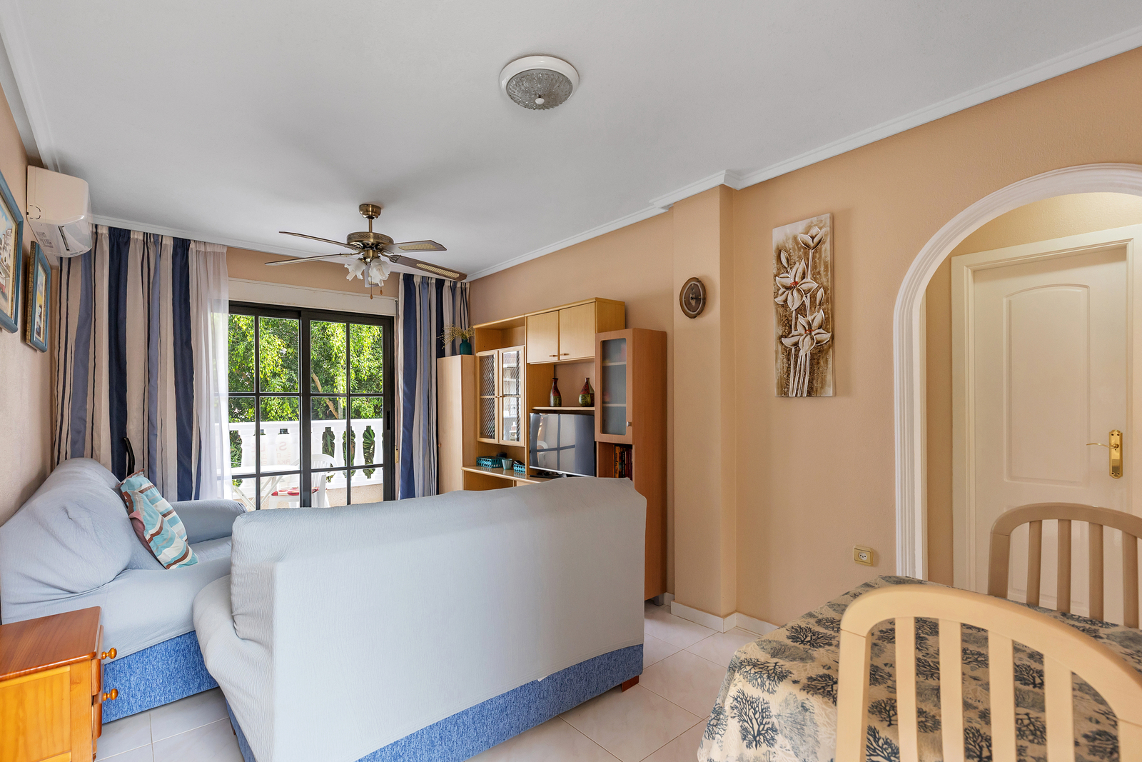 Apartment with 2 bedrooms and 1 bathroom in Torrevieja | Ref: 4228RV