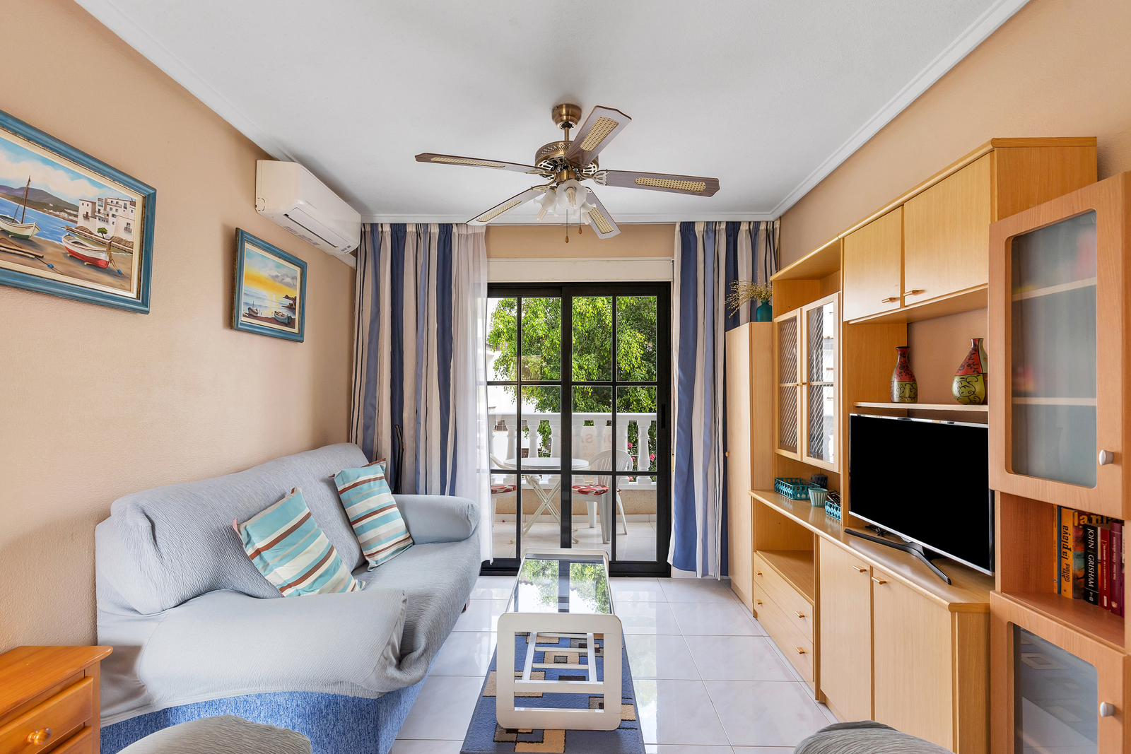 Apartment with 2 bedrooms and 1 bathroom in Torrevieja | Ref: 4228RV